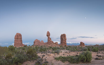 USA, Utah, Arches National Park, view to Balanced Rock at twilight - EP00173