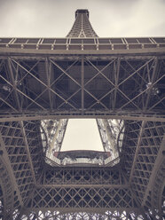Frankreich, Paris, Eiffelturm, Nahaufnahme - BMAF00258