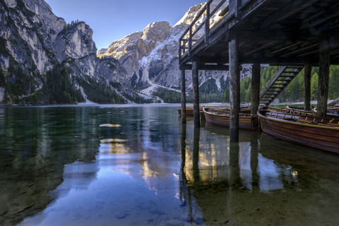 Italien, Südtirol, Pragser Wildsee, lizenzfreies Stockfoto