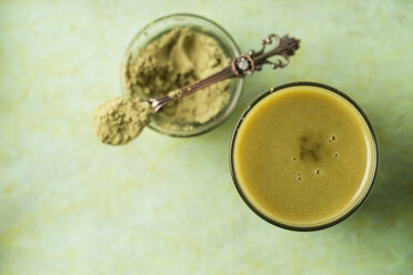Green smoothie with matcha powder - MYF01822