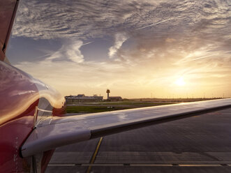 Airplane on airfield at Hamburg airport, Germany - BMAF00293