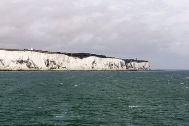 UK, Dover, view from English Channel to chalk cliffs - THAF01867