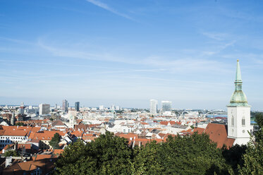Slowakei, Bratislava, Blick auf die Stadt von oben - HAPF01151