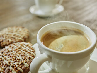 Dampfende Tasse Kaffee, Nahaufnahme - RORF00430