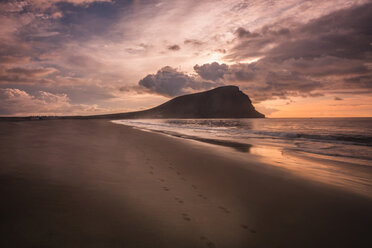 Spain, Tenerife, beach Tejita with Montana Roja at sunrise - SIPF01099