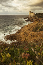 Italien, Toskana, Castello del Boccale an der Küste - FCF01125