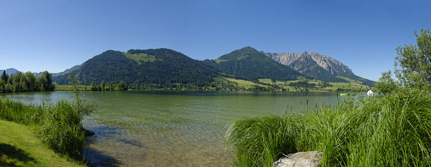 Österreich, Tirol, Walchsee mit Zahmer Kaiser - LBF01509