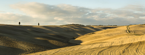 Italien, Toskana, Val d'Orcia, Hügellandschaft, lizenzfreies Stockfoto