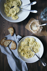 Ravioli with butter and pepper - DAIF00012