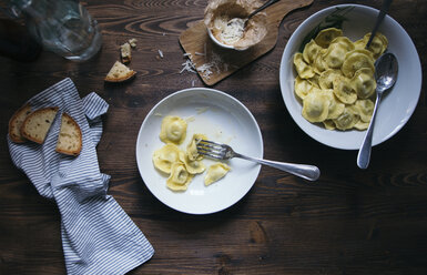 Ravioli mit Butter und Pfeffer - DAIF00014