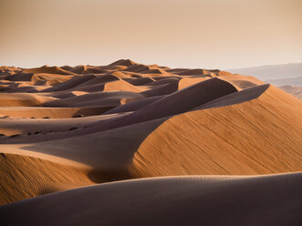 Oman, Al Raka,Dunes in Rimal Al Wahiba desert - AMF05081