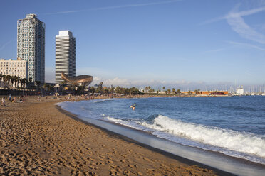 Spain, Barcelona, beach of La Barceloneta - ABOF00121