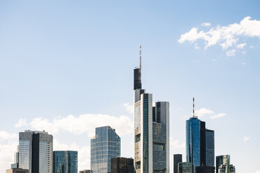 Deutschland, Frankfurt, Blick auf die Skyline - KRPF02028
