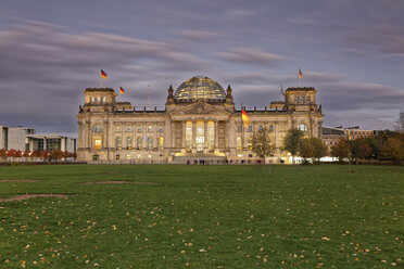 Deutschland, Berlin, Berlin-Tiergarten, Reichstagsgebäude - GFF00887