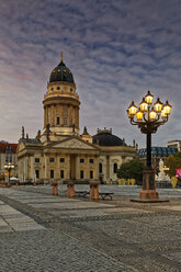 Deutschland, Berlin, Blick auf den Deutschen Dom am Gendarmenmarkt - GF00910