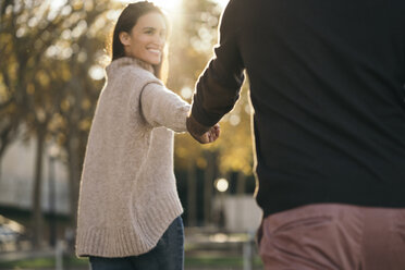 Couple in love holding hands - KKAF00115