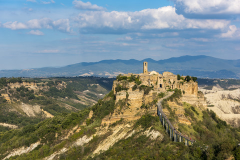 Italien, Latium, Blick auf Civita di Bagnoregio, lizenzfreies Stockfoto