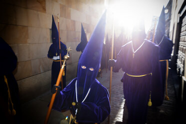 Spain, Zamora, penitents of the Santa Vera Cruz brotherhood during their Holy Thursday procession - DSG01215