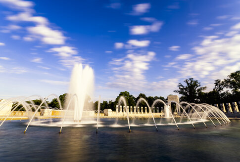 USA, Washington DC, National Mall, Denkmal für den Zweiten Weltkrieg - SMAF00602