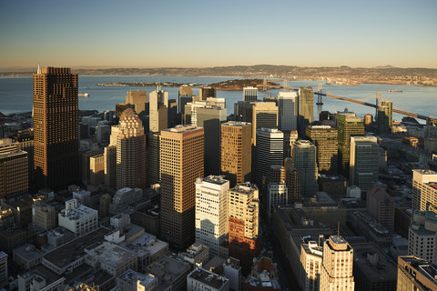USA, San Francisco, Blick auf das Stadtzentrum von oben bei Morgenlicht, lizenzfreies Stockfoto