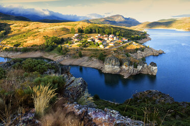 Spain, village Alba de los Cardanos and Camporedondo Reservoir - DSGF01222