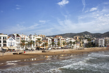 Spain, Catalonia, Sitges, coastal town and beach at Mediterranean Sea - ABOF00139