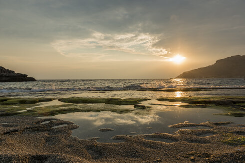 Greece, Crete, Ammoudi, beach at sunset - KAF00180