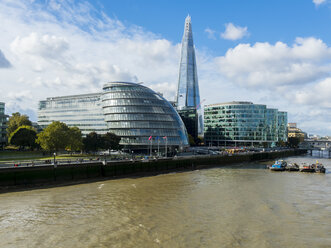 UK, London, view to City Hall and The Shard with River Thames in the foreground - AM05133