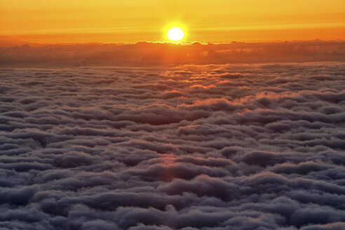 Spanien, Teneriffa, Sonnenuntergang im Teide-Nationalpark - DSGF01291