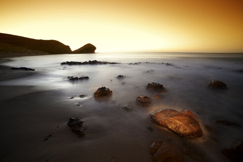 Spanien, Almeria, Strand im Naturpark Cabo de Gata - DSGF01346