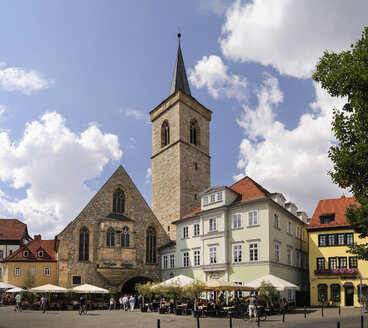 Deutschland, Erfurt, Blick auf die St. Giles Kirche am Wenigemarkt - BT00455