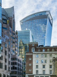 Vereinigtes Königreich, London, Finanzviertel mit 20 Fenchurch Street im Hintergrund - AMF05144