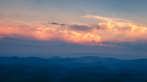 USA, Virginia, Blue Ridge Mountains in der Dämmerung, lizenzfreies Stockfoto