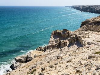 Oman, Ash Sharqiyah, Ad Daffah, cliff coast - AMF05147