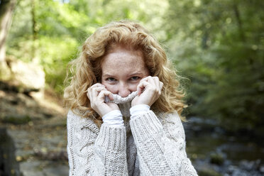 Portrait of woman in the nature - FMKF03314