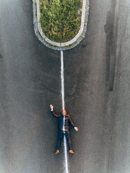 Run over man lying on road - KNSF00816