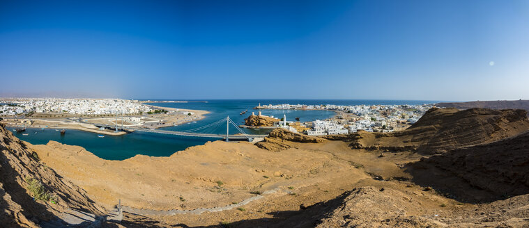 Oman, Ash Sharqiyah, Ad Daffah, Blick auf den Seehafen Sur und die Blaue Lagune - AMF05163