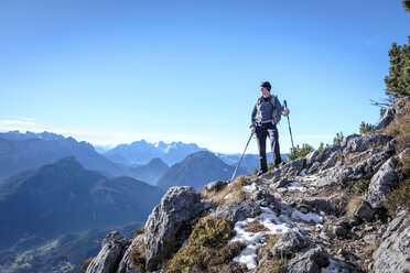 Germany, Bavaria, Hochstaufen, hiker at Jaegersteig - HAMF00249