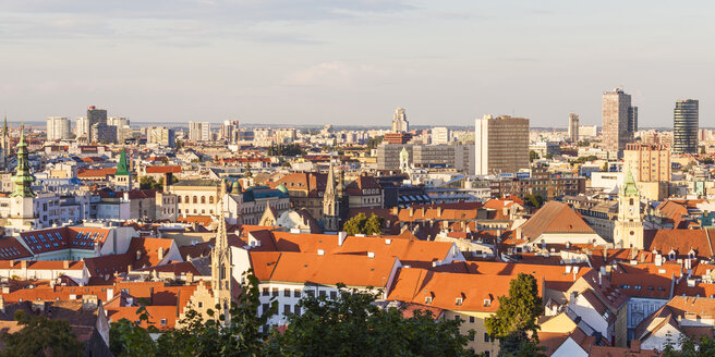 Slowakei, Bratislava, Blick auf das Stadtzentrum von oben - WDF03833