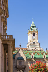 Slowakei, Bratislava, Blick auf die Fassade des Primaspalastes und des alten Rathauses in der Altstadt - WDF03844