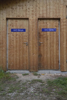 Zwei Toilettentüren aus Holz - AXF00795