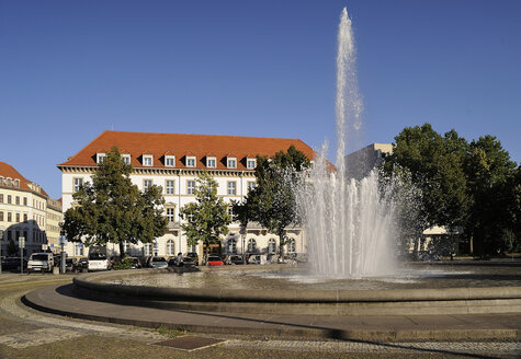 Deutschland, Dresden-Neustadt, Springbrunnen am Palaisplatz - BTF00470