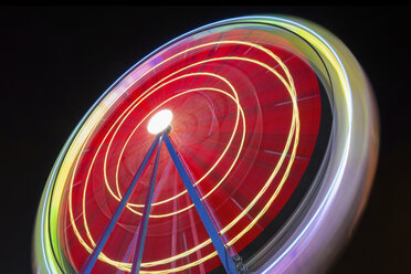 Fahrendes Riesenrad bei Nacht - DHCF00015