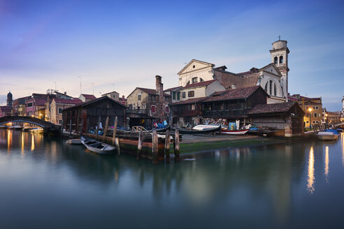 Italy, Venice, gondola factory - XCF00114