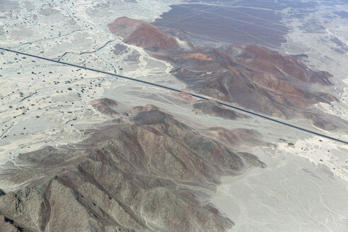 Peru, Nazca, Luftaufnahme der Geoglyphen von Nazca, Carretera Panamericana Sur - FOF08579