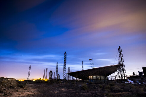 Spanien, Teneriffa, Radar bei Nacht - SIPF01301