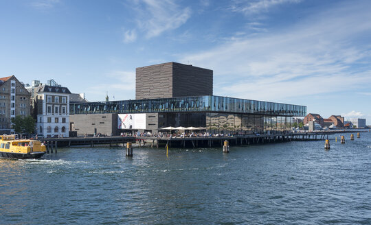 Dänemark, Kopenhagen, Blick auf das Königliche Dänische Schauspielhaus - HWO00197