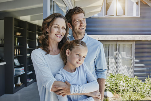 Glückliche Familie zu Hause - RORF00497