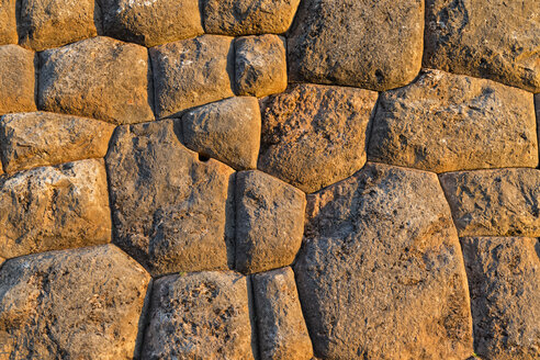 Peru, Anden, Chinchero, Steinmauer der Inka-Ruinen - FOF08678