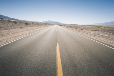 USA, California, Death Valley, deserted highway - EPF00263